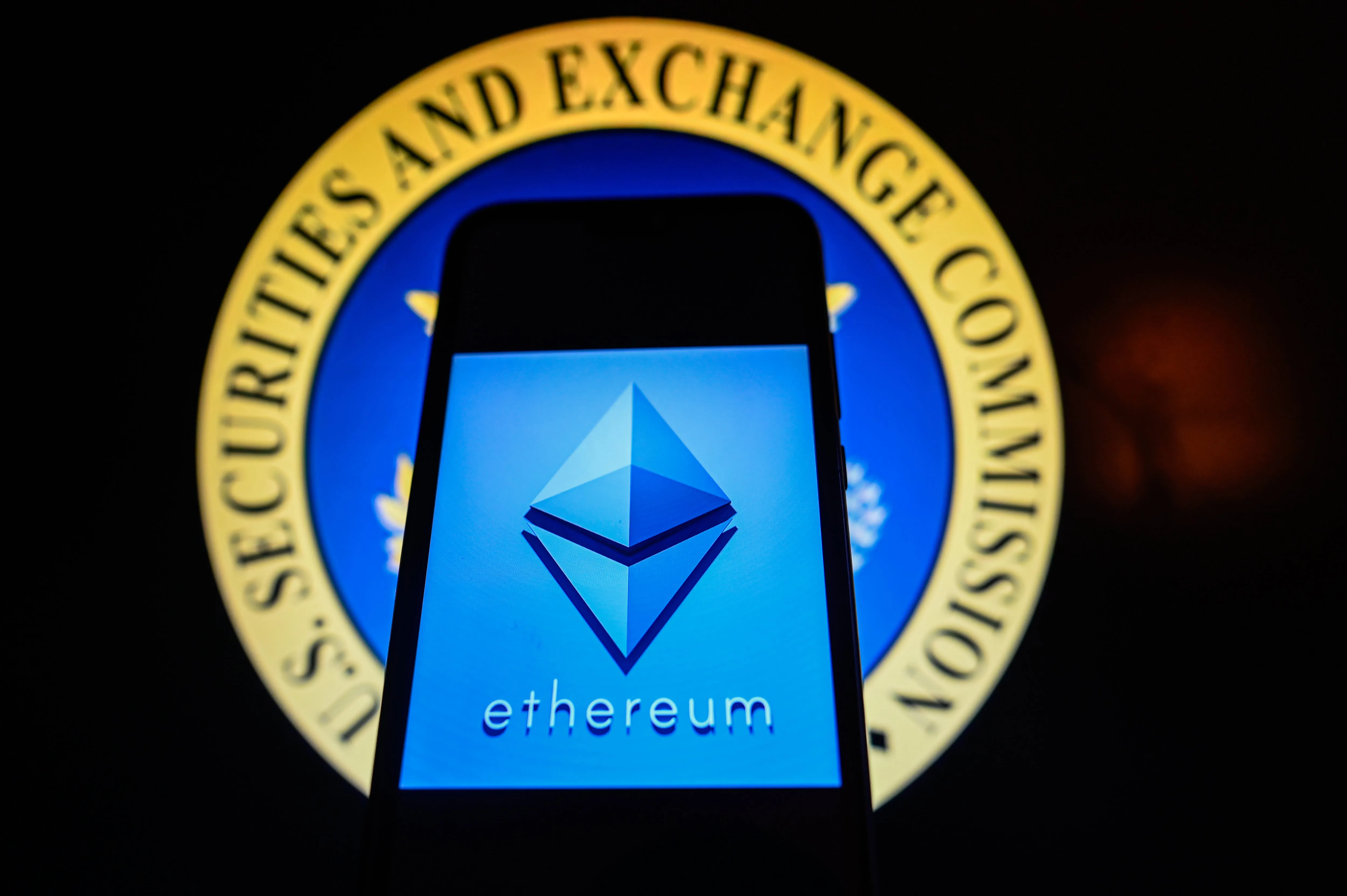 iShares以太坊信托ETF:关于加密货币和投资策略的突发新闻