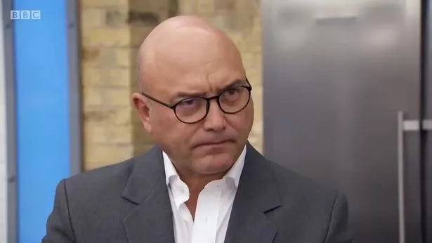 杰克·怀特霍尔（Jack Whitehall）用格雷格·华莱士（Gregg Wallace）的残酷笑话让One Show主持人坐立不安