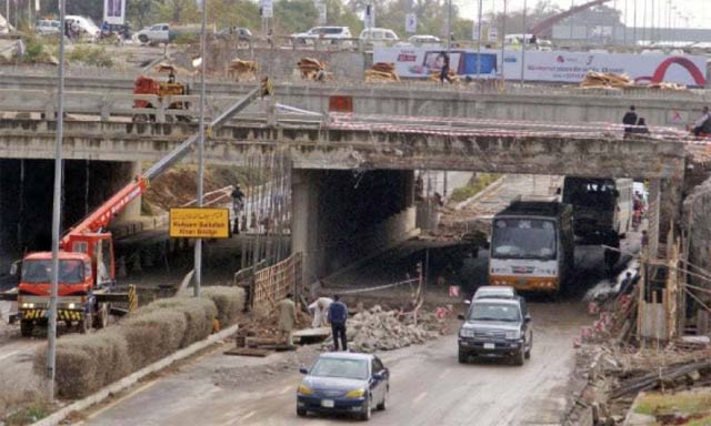 “道路基础设施是增长的关键”