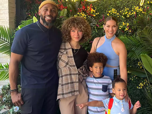 艾莉森·霍尔克(Allison Holker)在斯蒂芬·特兰奇(Stephen twitch)之后再次找到了爱情。老板的传递