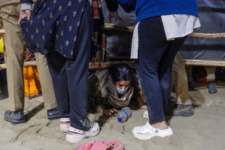 印度大壶节发生致命人群踩踏事件：所有人都知道