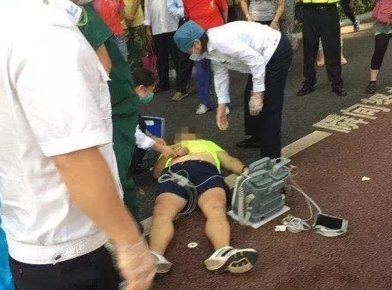 巴里车祸看到男子死亡后三重悲剧，杀死了他的阿姨和表弟