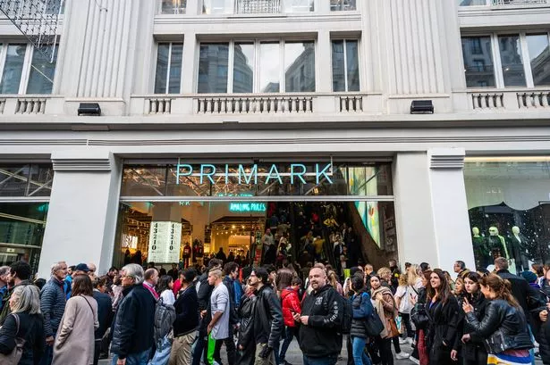 Primark这条价值14英镑的“最漂亮”裙子可能是Zara的