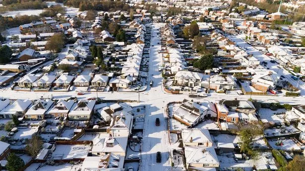 英国气象局降雪预报:随着更多警告的发布,英国周末将面临白雪皑皑的地区名单完整