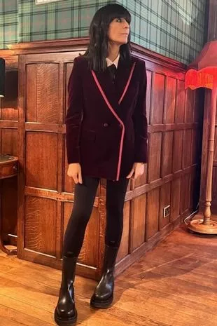 克劳迪娅·温克尔曼在《卖国贼》中穿着价值44英镑的塑形紧身裤保暖