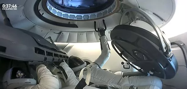 观看现场SpaceX北极星黎明号任务,四位亿万富翁将进行首次私人太空行走