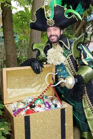 潘托指南2024 -从凯蒂·普莱斯到莱斯利·约瑟夫的著名明星的最佳节目