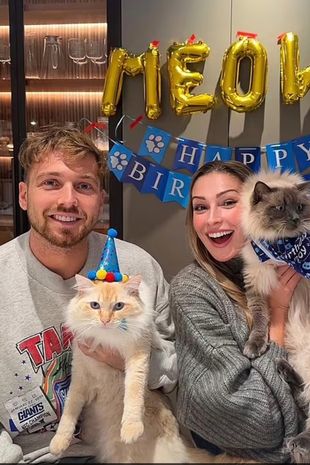 Zara McDermott在震惊地发现猫在Vinted上被出售后强忍着眼泪