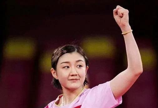陈梦的工资卡之谜，母爱与独立的微妙平衡