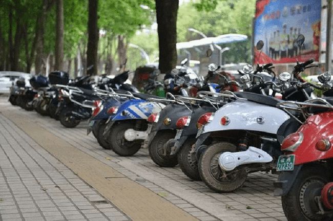 经销商关店风波，80多辆电动车遭远程锁死事件解析