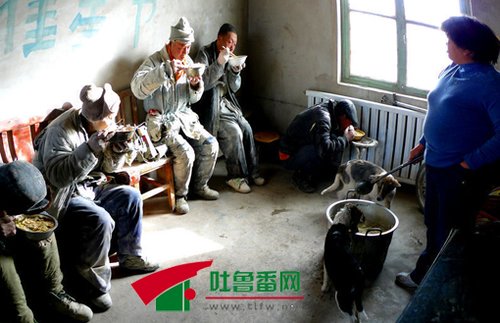 砖厂阴影，智障者被迫的苦力人生