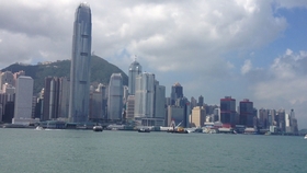 美国加州与纽约，疫情下的混乱与挑战