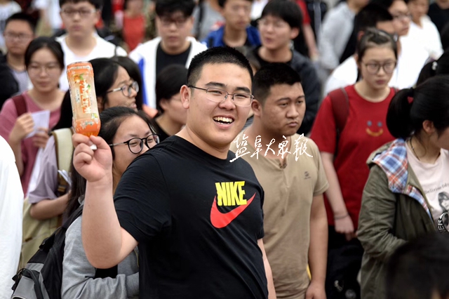 少爷的大考时刻，从考场到人生的新起点