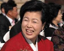 韩前总统朴槿惠夫人金润玉病情急转直下，尹锡悦夫人的住院风波与公众关注