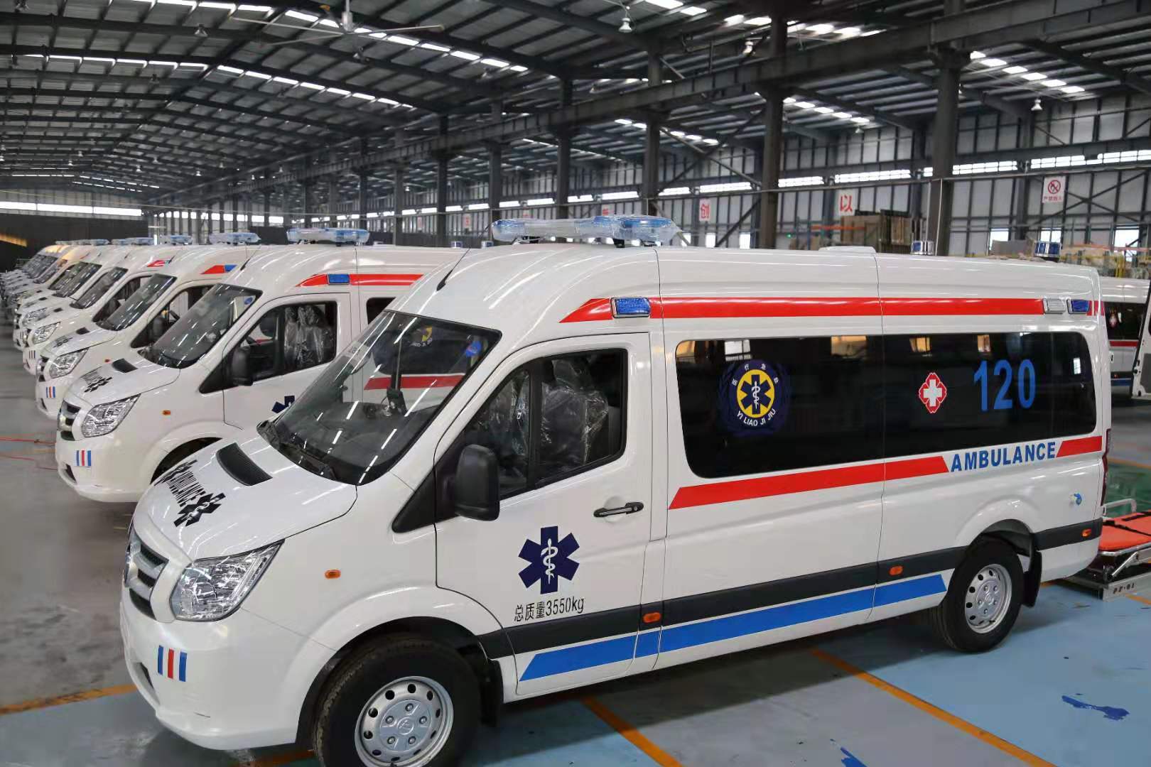 卫健委回应，救护车转运800公里收费2万8，争议背后的思考