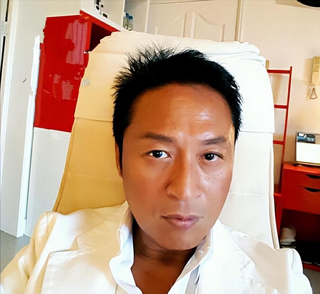 马景涛直播意外晕倒，戏骨风采背后的健康警钟与个人回应