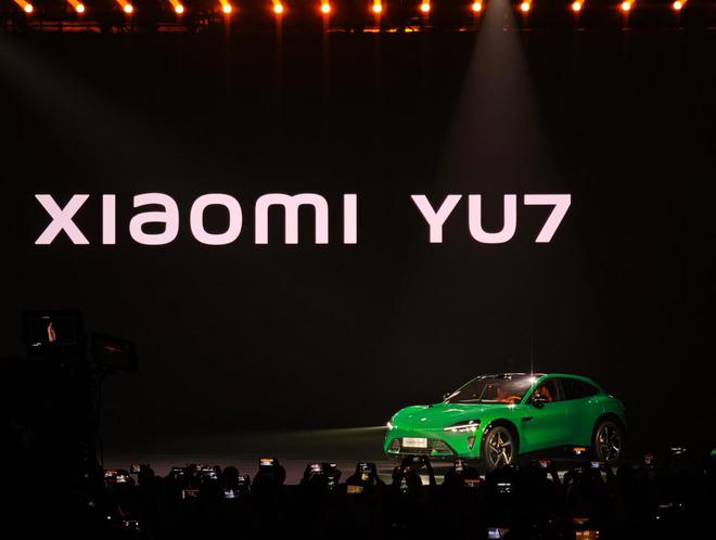 雷军，YU7与Model Y的智能出行对决
