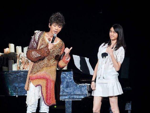 星二代闪耀，苏见信25岁女儿正式踏入演艺圈