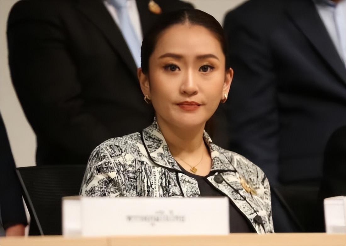 佩通坦总理职务被停后，未来之路何在？