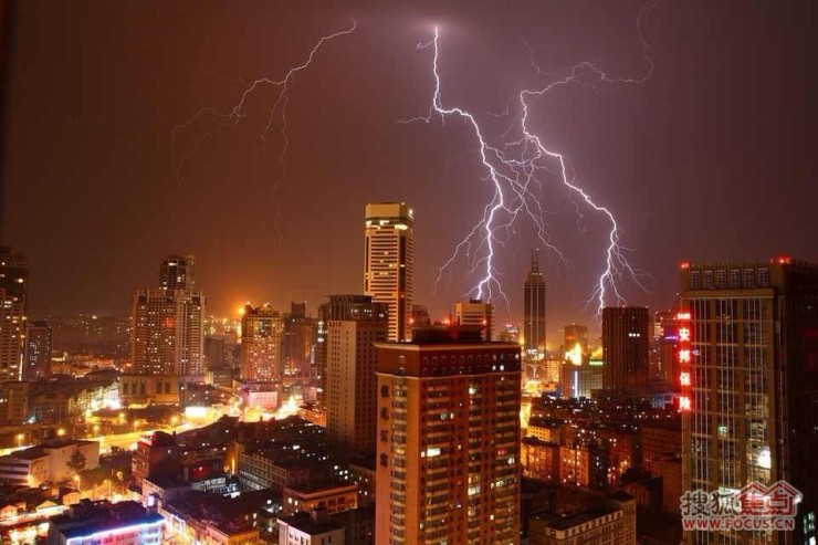大连夜幕下的雷霆交响，一夜闪电7694次