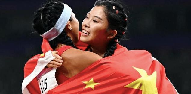 吴艳妮暴击流穿搭引领时尚新潮流